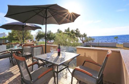 Zaton Villa | Beach front Holiday home Victoria in beautiful nature - by TA Leut Agency