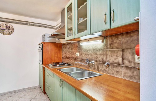 Cove Murtar House | Beach front home in Mali Losinj with WiFi