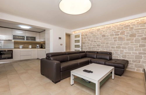 Lopar House | Beach front home in Lopar