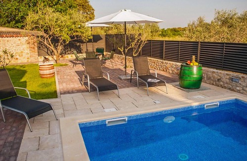Zaton House | Beach front home in Nin