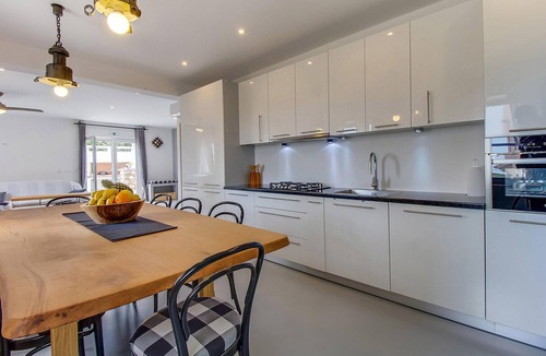 Belej House | Beach front home in Plat
