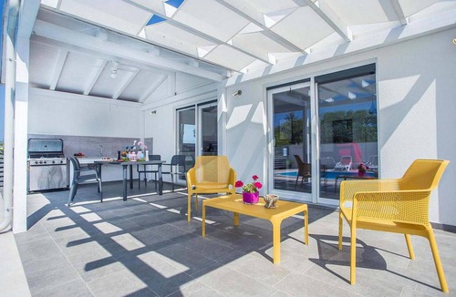 Stinjan House | Beach front home in Pula