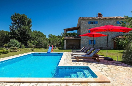 Gajana House | Beach front home in Pula