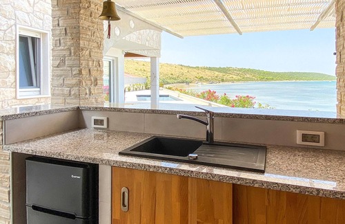 Ljubac House | Beach front home in Razanac