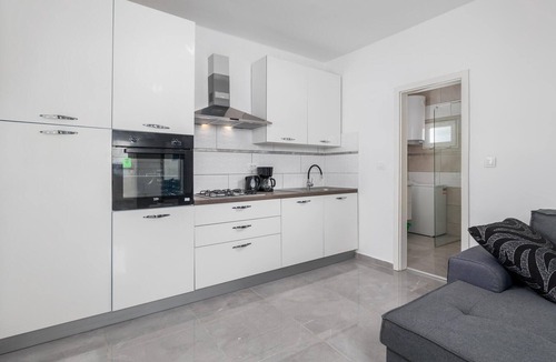 Sarsoni House | Beach front home in Rijeka