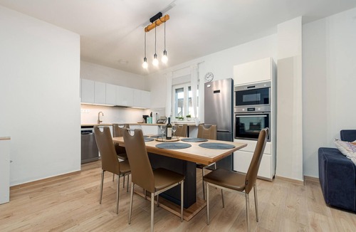 Vrsi House | Beach front home in Vrsi