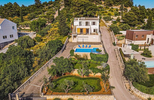 Zaboric House | Beach front home in Zaboric
