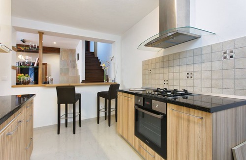 Sutomiscica Villa | Beach house, 4 people, private pool, garden, terrace, family & kids