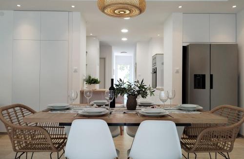 Bol Apartment | Beachfront apartment Suncana