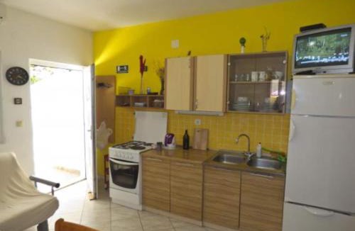 Ivan Dolac Apartment | Beachfront Apartments Pla a - Two Bedroom Apartment A4