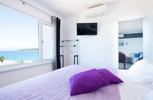 Njivice Apartment | Beachfront app 1 Villa Sunset Sea (sea view)