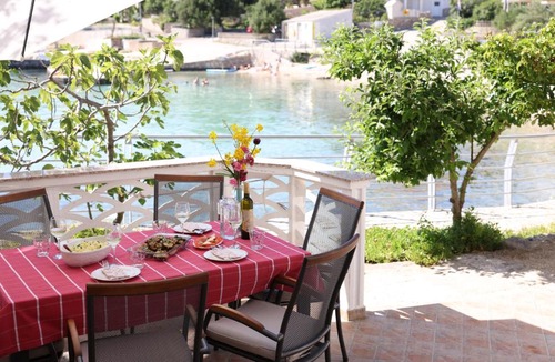 Jakisnica House | Beachfront House Ugor