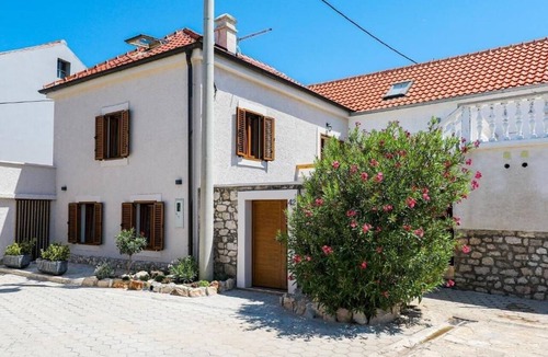 Vinjerac House | Beachfront house with hot tubVinjerac, Zadar (K-21929)