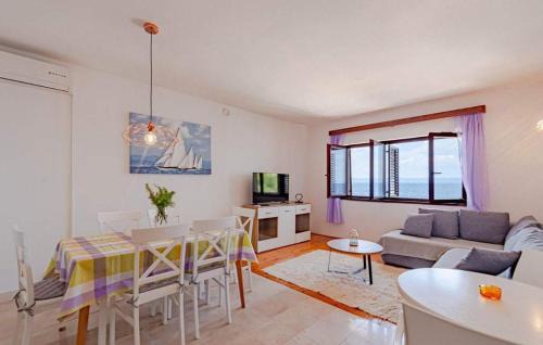 Prigradica Apartment | Beachfront Villa Tempera with Seaview