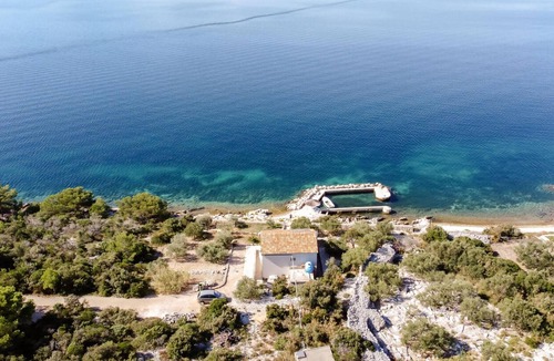 Tkon House | Beautiful and authentic vacation home with panoramic views of the sea.