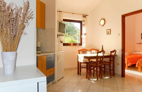 Sveti Vid Dobrinjski Apartment | Beautiful apartment for 4 guests with A/C, pool, WIFI, TV, patio and pets allowed
