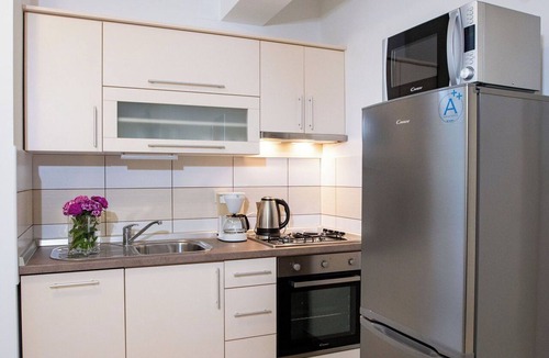 Rab Town Apartment | Beautiful apartment for 2 people with WIFI, A/C, TV, terrace and pets allowed