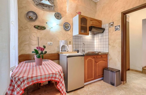 Kastel Apartment | Beautiful apartment for 2 guests with WIFI, A/C, TV, terrace and pets allowed
