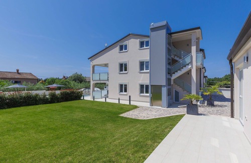Murine Apartment | Beautiful apartment for 4 people with WIFI, A/C, pool, TV and terrace