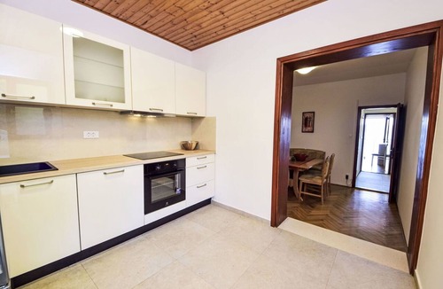 Marusici Apartment | Beautiful apartment for 7 guests with WIFI, pool, A/C, TV and balcony