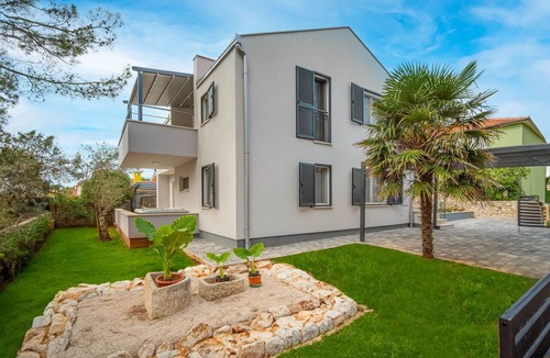 Artatore Apartment | Beautiful apartment for 6 people with A/C, hot tub, WIFI, TV and patio