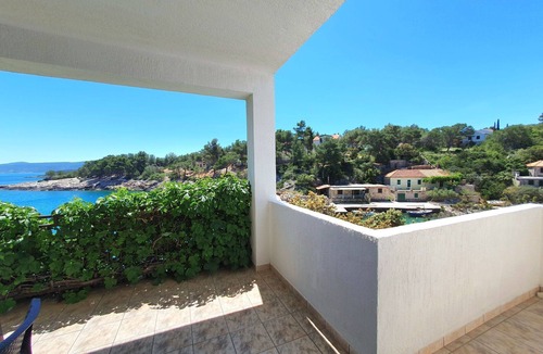 Vrbanj Apartment | Beautiful apartment for 3 guests with WIFI, TV, balcony and pets allowed