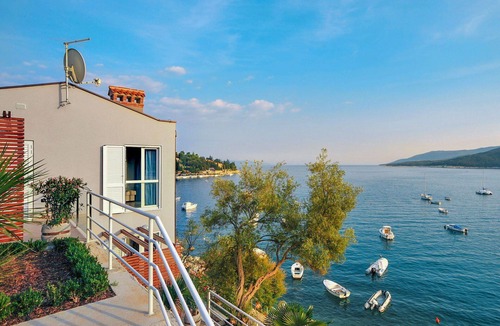 Rabac Apartment | Beautiful apartment for 2 people with WIFI, A/C, TV and terrace