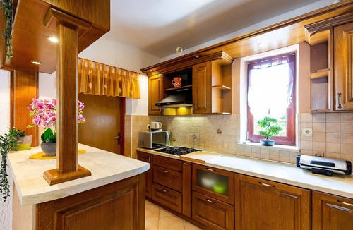 Frata Apartment | Beautiful Apartment Fratta with garden in Tar