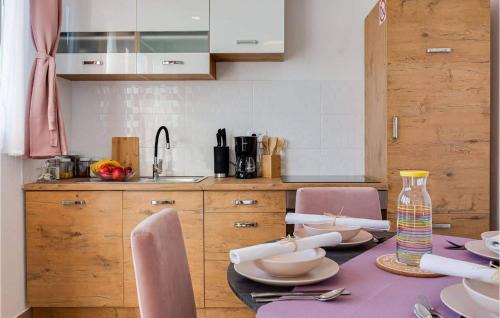 Baric Draga Apartment | Beautiful Apartment In Baric Draga With Wifi