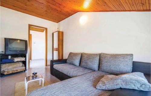 Cesarica Apartment | Beautiful Apartment In Cesarica With Wifi