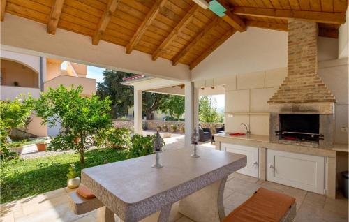 Garica Apartment | Beautiful Apartment In Garica