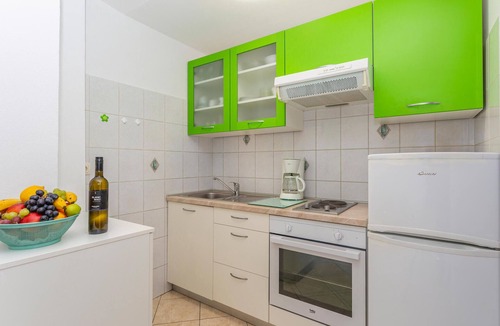 Omisalj Apartment | Beautiful apartment in Omisalj with WiFi