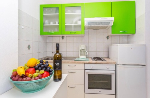 Omisalj Apartment | Beautiful apartment in Omisalj with WiFi