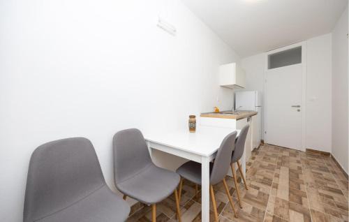 Imotski Apartment | Beautiful Apartment In Imotski With Wifi