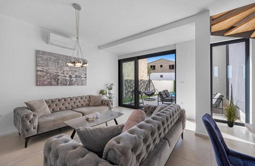 Jezera Apartment | Beautiful apartment in Jezera with WiFi