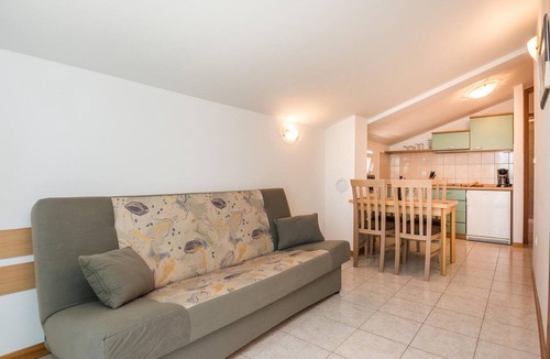 Kozino Apartment | Beautiful apartment in Kozino with house sea view