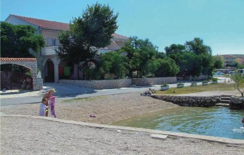 Kustici Apartment | Beautiful Apartment In Kustici With Wifi