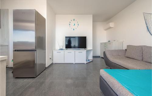 Kustici Apartment | Beautiful Apartment In Kustici, Novalja