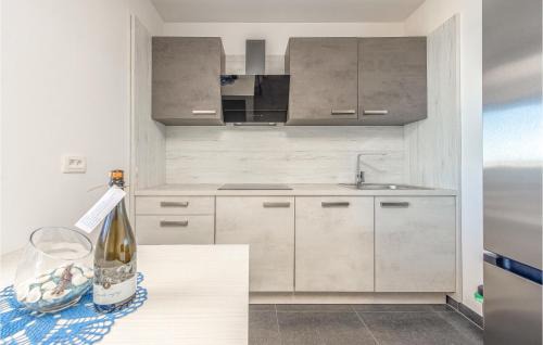 Kustici Apartment | Beautiful Apartment In Kustici, Novalja
