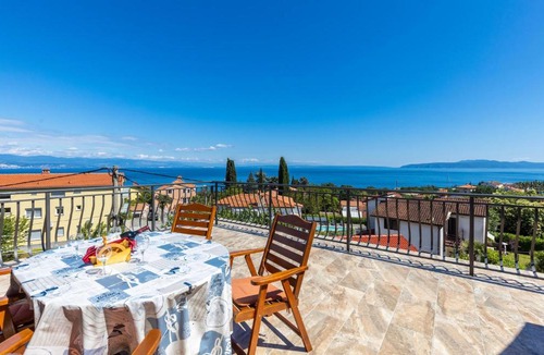 Opric Apartment | Beautiful Apartment In Lovran With House Sea View