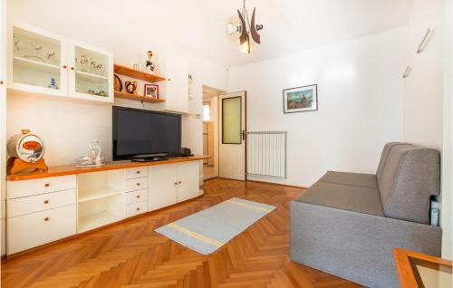 Piran Apartment | Beautiful Apartment In Lucija