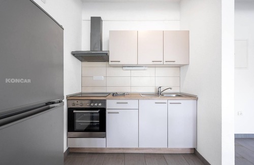 Susica Apartment | Beautiful apartment in Murter with swimming pool