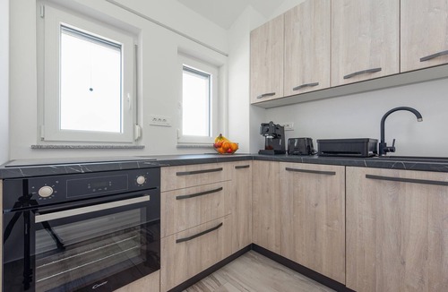Prizna Apartment | Beautiful apartment in Prizna with WiFi