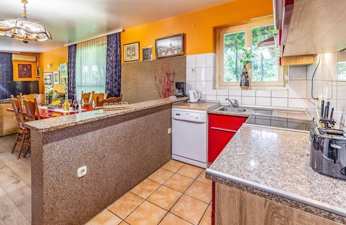 Liznjan Apartment | Beautiful apartment in Pula with outdoor swimming pool