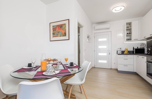 Simuni Apartment | Beautiful apartment in Simuni with WiFi