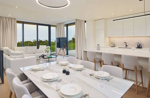 Savudrija House | Beautiful apartment in villa for 8 guests with WIFI, pool, A/C, hot tub, TV and terrace