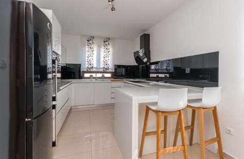 Biograd na Moru House | Beautiful home in Biograd na Moru with sauna