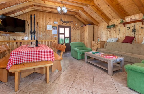 Breze House | Beautiful home in Breze with WiFi