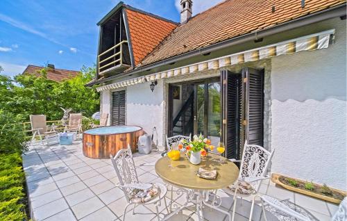 Duga Resa House | Beautiful Home In Donji Zvecaj With Wifi