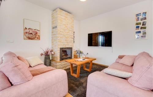 Duga Resa House | Beautiful Home In Donji Zvecaj With Sauna